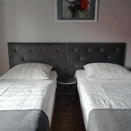 Zajazd Pod Roza Zielona Gora  Luaran gambar